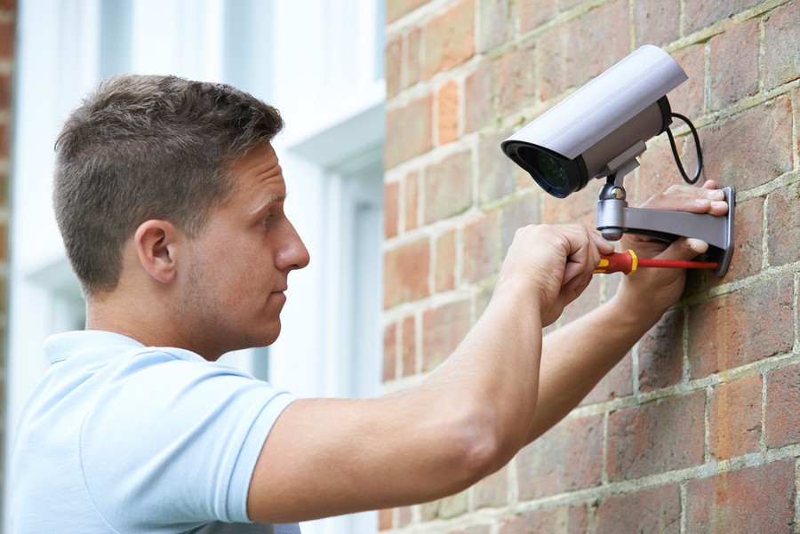 why-you-should-avoid-a-diy-surveillance-camera-installation